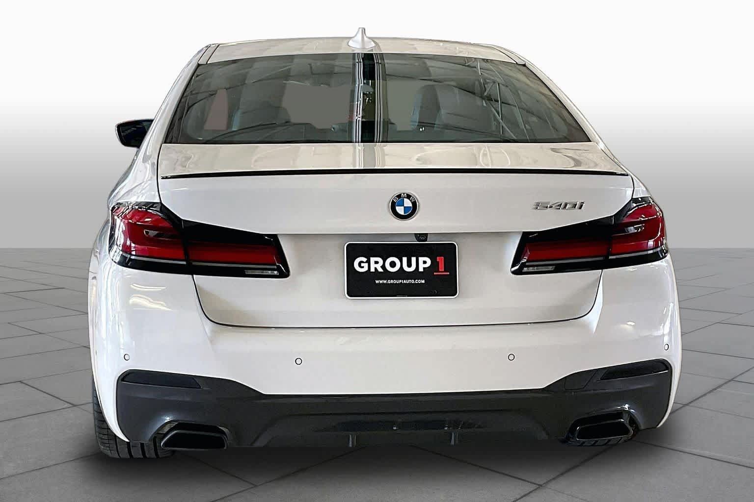 Used 2023 BMW 540i w/ M Sport Package RWD image 4