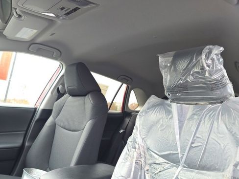 New 2025 Toyota RAV4 LE image 10