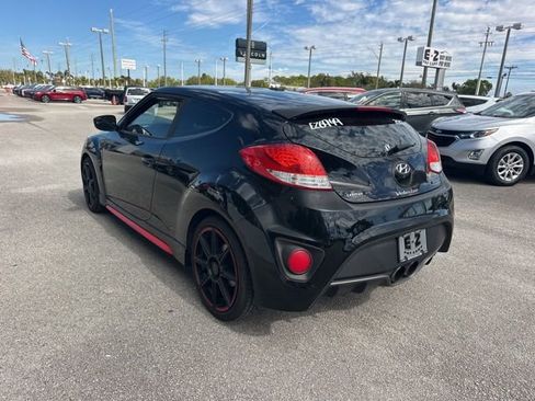 Used 2017 Hyundai Veloster Turbo R-Spec image 8
