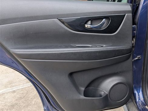 Used 2019 Nissan Rogue SL image 22