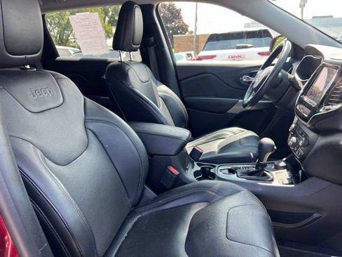 Used 2019 Jeep Cherokee Limited AWD/4WD image 10
