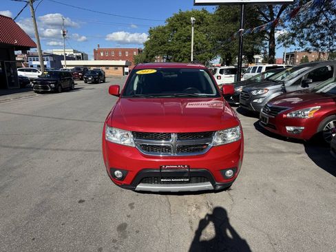 Used 2017 Dodge Journey SXT w/ Comfort/Convenience Group AWD/4WD image 2
