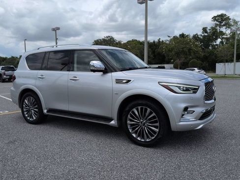 Used 2018 INFINITI QX80 2WD w/ Deluxe Technology Package image 2