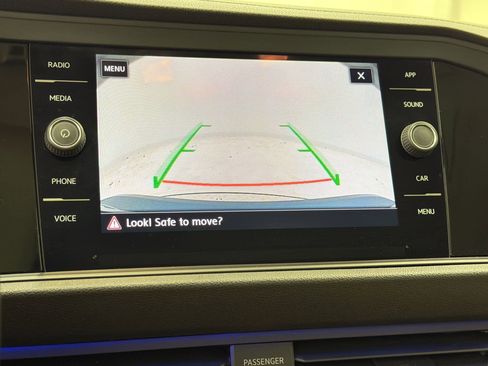 Used 2019 Volkswagen Jetta SEL w/ Cold Weather Package FWD image 23