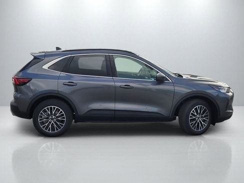 New 2025 Ford Escape SE FWD image 3