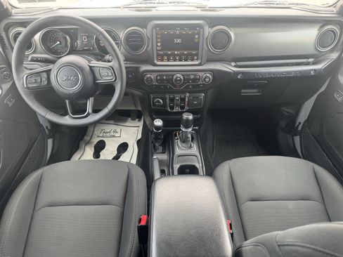 Used 2023 Jeep Wrangler Unlimited w/ Sun & Screen Package AWD/4WD image 14