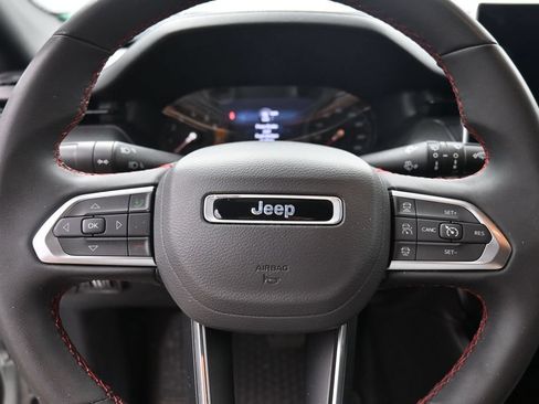Used 2025 Jeep Compass Trailhawk AWD/4WD image 20