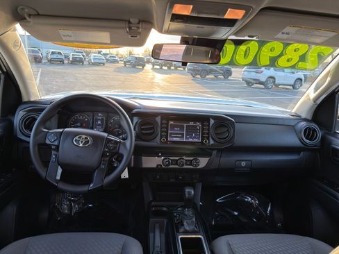 Used 2022 Toyota Tacoma SR image 27