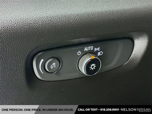 Used 2023 Chevrolet Traverse Premier w/ Redline Edition image 10