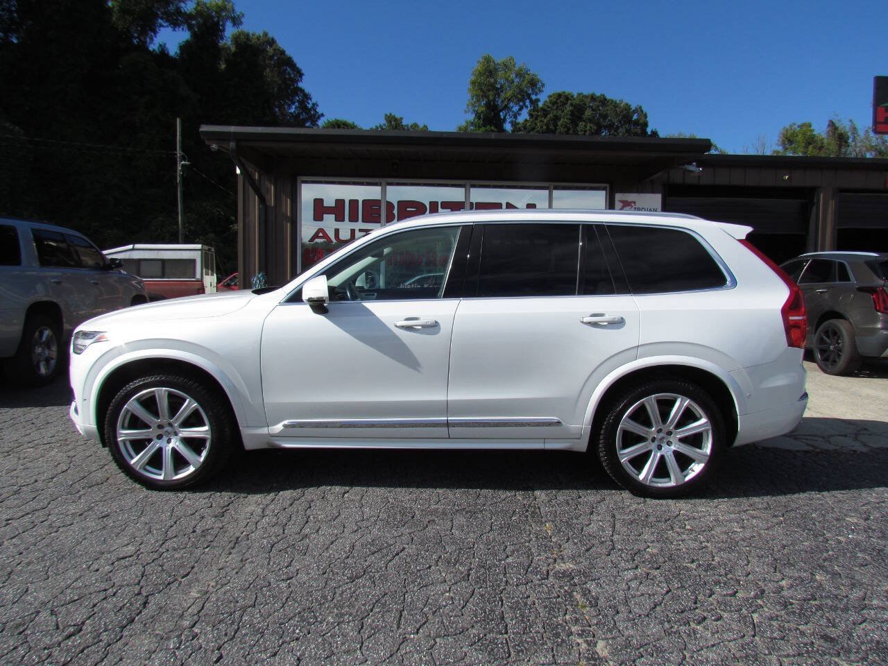 Used 2017 Volvo XC90 T6 Inscription w/ Vision Package AWD/4WD image 2