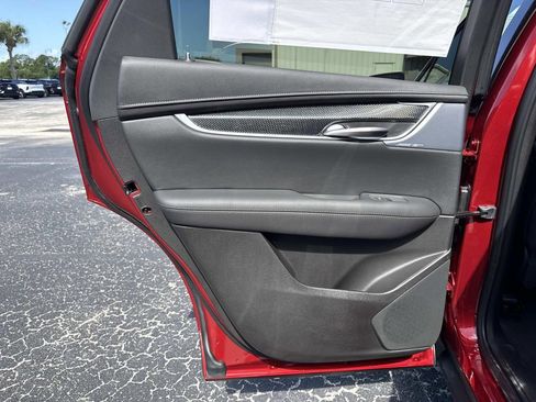 New 2026 Cadillac XT5 Sportv w/ LPO, Onyx Lite Package AWD/4WD image 13