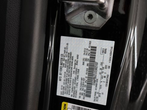 Used 2018 Ford Mustang Shelby GT350 w/ Electronics Package RWD image 55