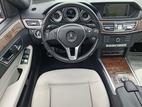 Used 2016 Mercedes-Benz E 350 4MATIC Sedan w/ Premium Package image 11