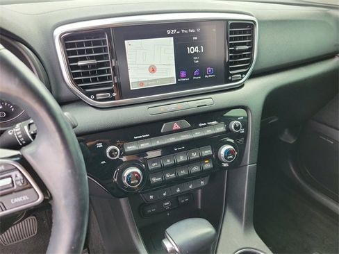 Used 2022 Kia Sportage EX w/ EX Technology Package image 19
