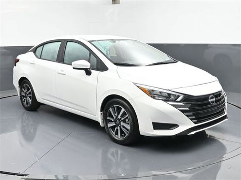 New 2025 Nissan Versa SV w/ Trunk Package image 2