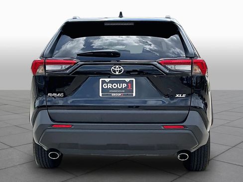 Used 2025 Toyota RAV4 XLE image 5