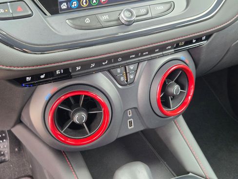 Certified 2022 Chevrolet Blazer RS w/ Enhanced Convenience Package image 19