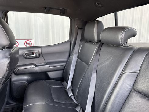 Used 2017 Toyota Tacoma TRD Sport w/ Premium & Technology Package image 24