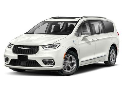 Certified 2022 Chrysler Pacifica Limited w/ Uconnect Theater Family Group
