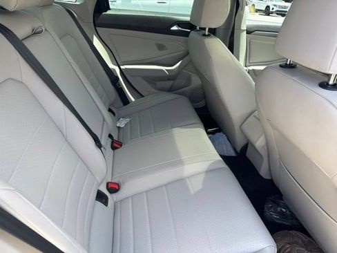 Used 2023 Volkswagen Jetta SE w/ Panoramic Sunroof Package FWD image 11