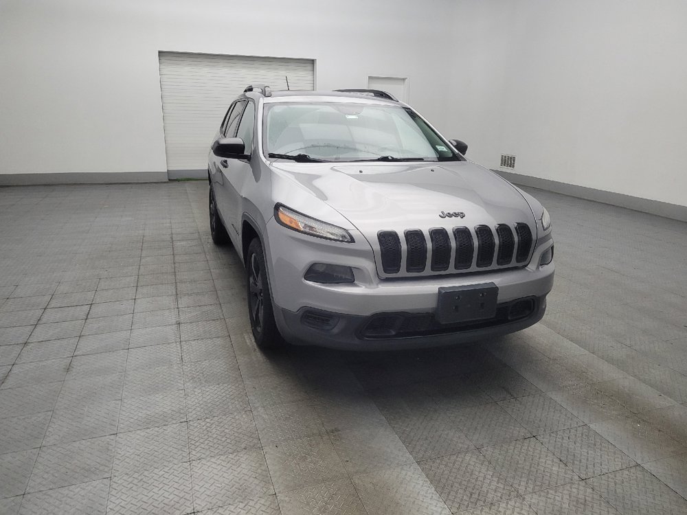Used 2017 Jeep Cherokee Sport FWD image 13