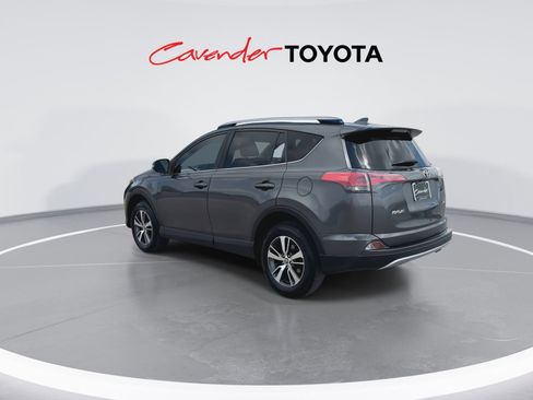 Used 2018 Toyota RAV4 XLE FWD image 6