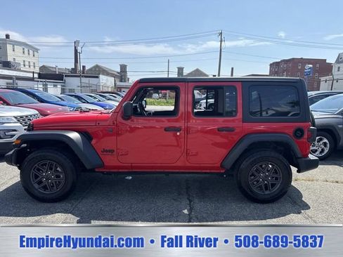 Used 2024 Jeep Wrangler Unlimited Sport AWD/4WD image 8