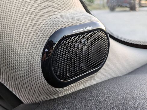 Used 2019 MINI Cooper S image 17