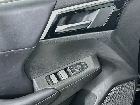 Used 2025 Mitsubishi Outlander SE FWD image 15