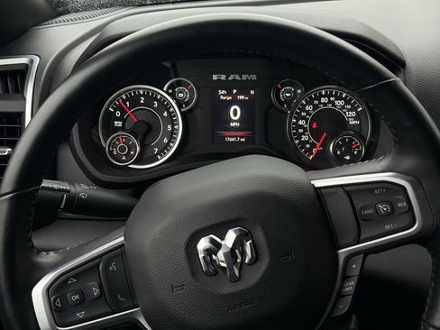 Used 2024 RAM 2500 Big Horn w/ Sport Appearance Package image 18