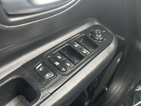 Used 2016 Jeep Renegade Latitude image 28