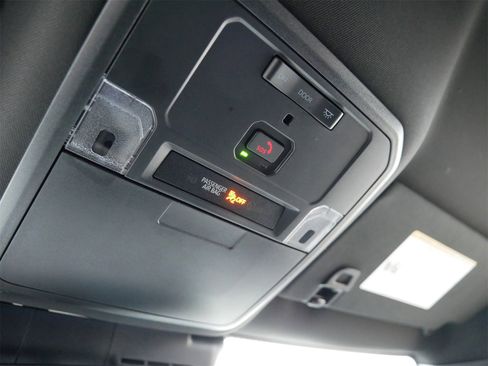 Used 2025 Toyota Tacoma SR5 image 28