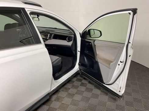 Used 2013 Toyota RAV4 XLE AWD/4WD image 34