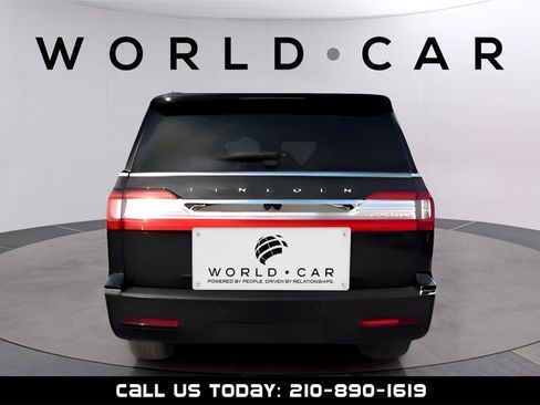 Used 2018 Lincoln Navigator L Select w/ Technology Package image 6