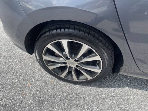 Used 2018 Hyundai Elantra GT FWD image 26