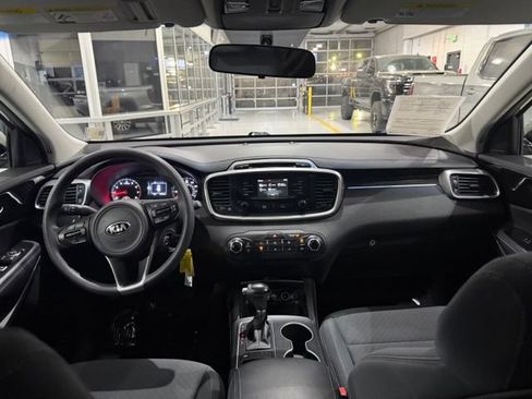 Used 2017 Kia Sorento FWD image 35