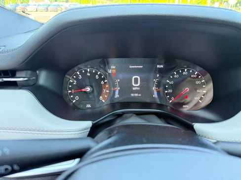 Used 2025 Jeep Compass Limited AWD/4WD image 23