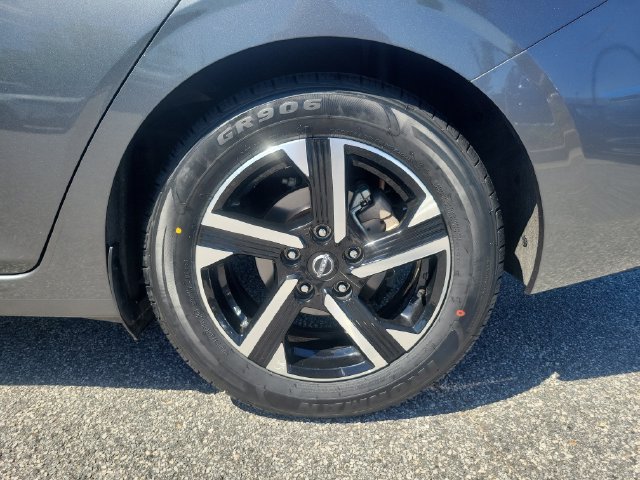 Used 2025 Nissan Sentra SV FWD image 7