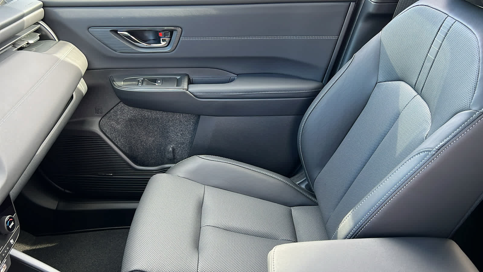 New 2026 Subaru Outback Touring XT AWD/4WD image 12