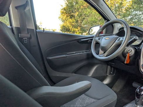 Used 2022 Chevrolet Spark LT FWD image 13