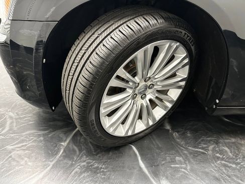 Used 2012 Chrysler 300 C w/ 19-Premium Speaker Group image 29