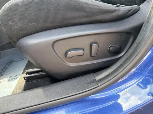 Used 2019 Nissan Rogue SV AWD/4WD image 13