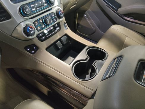 Used 2017 GMC Yukon XL SLT w/ Premium Edition image 26