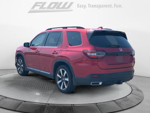 Used 2023 Honda Pilot Touring image 6