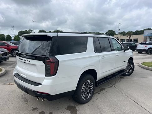 Used 2025 Chevrolet Suburban Z71 AWD/4WD image 9