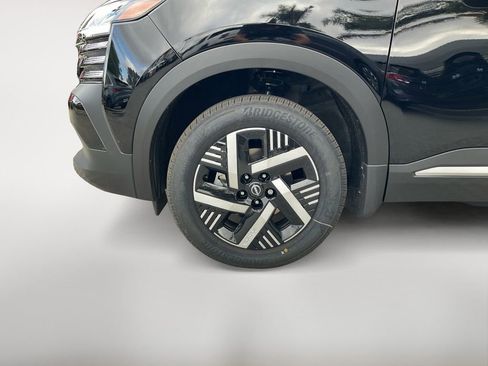 New 2025 Nissan Kicks SV w/ Illumination Package image 38