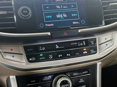 Used 2013 Honda Accord Touring image 23