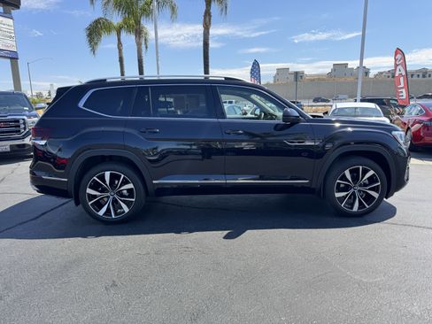 Certified 2024 Volkswagen Atlas SEL Premium R-Line AWD/4WD image 10
