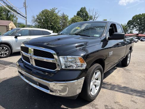 Used 2024 RAM 1500 Classic SLT AWD/4WD image 10