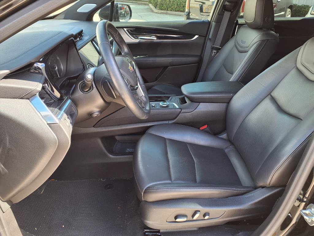 Used 2025 Cadillac XT5 Premium Luxury FWD image 13